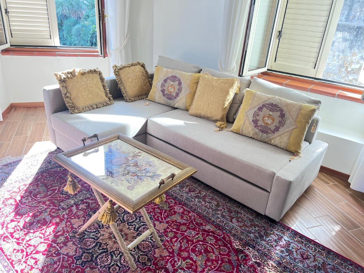 דירות נאפולי Residenza Borgo Marinaro מראה חיצוני תמונה